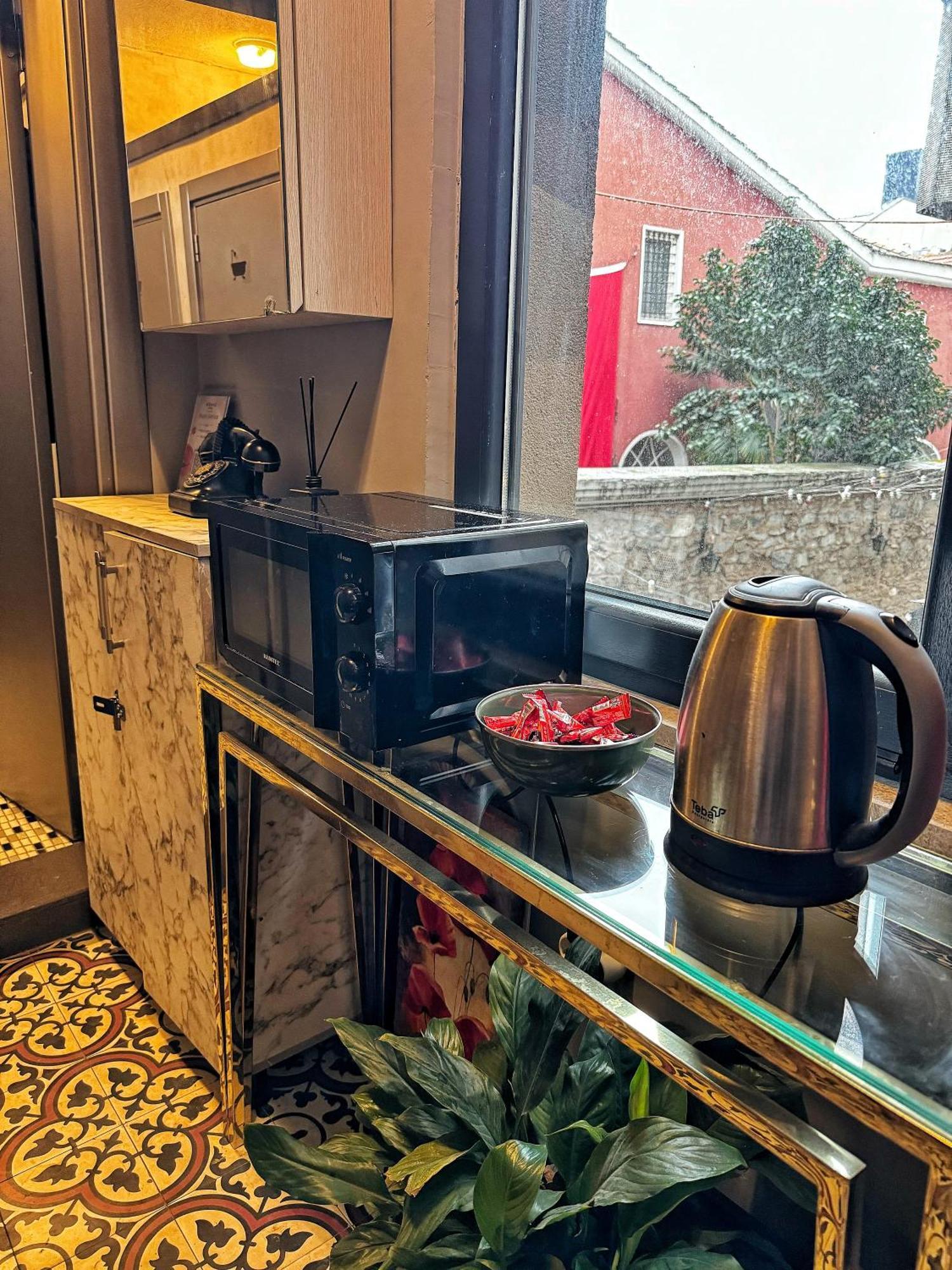 Nomad Hostel Karakoey Estambul Exterior foto