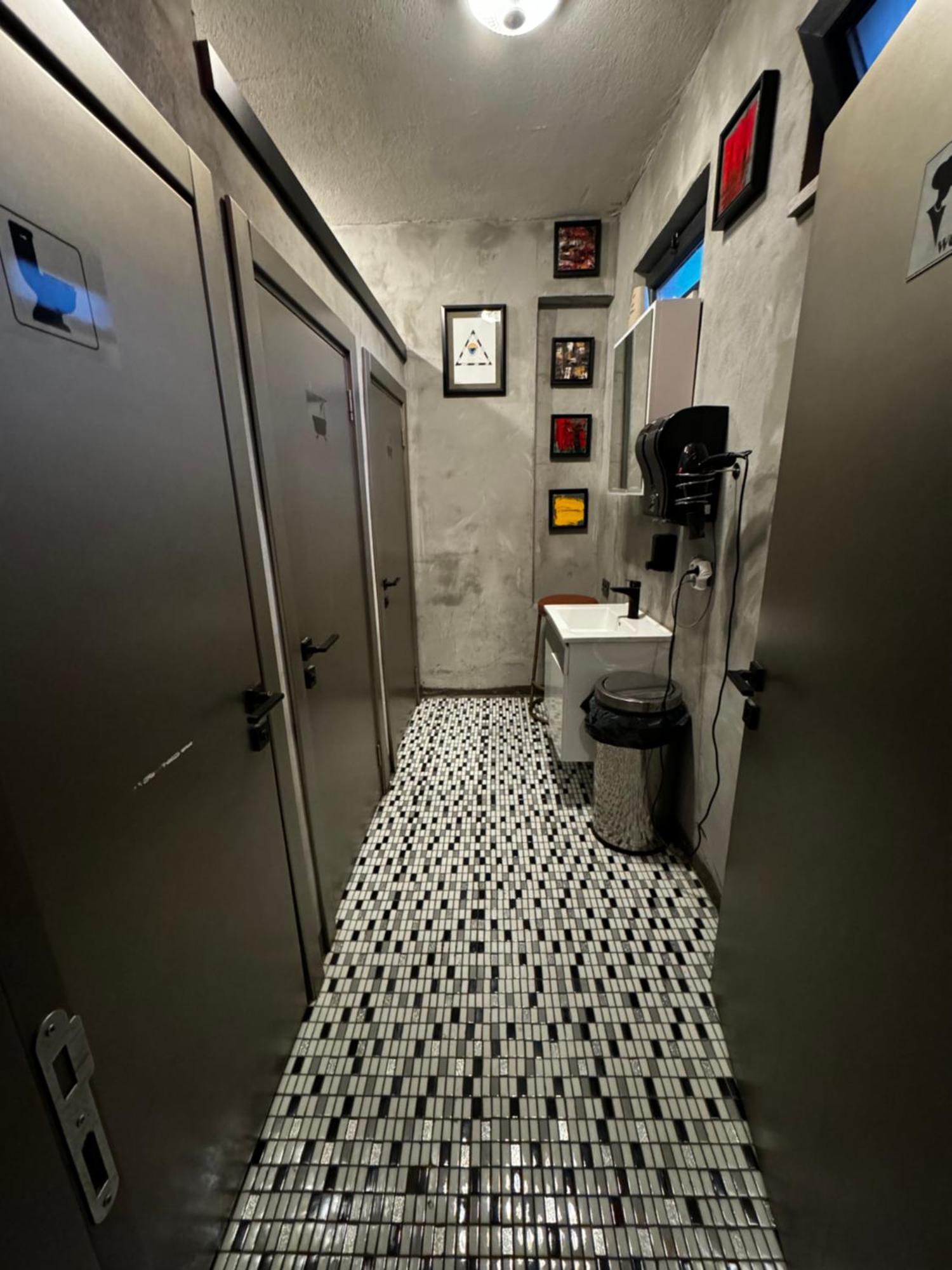 Nomad Hostel Karakoey Estambul Exterior foto