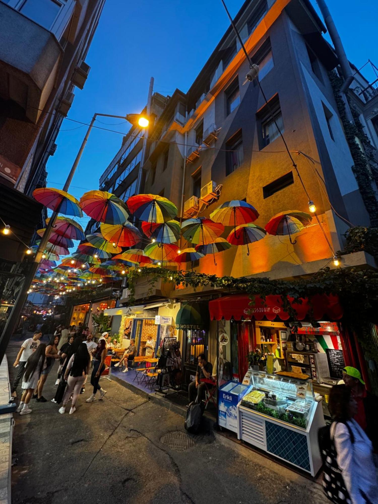 Nomad Hostel Karakoey Estambul Exterior foto