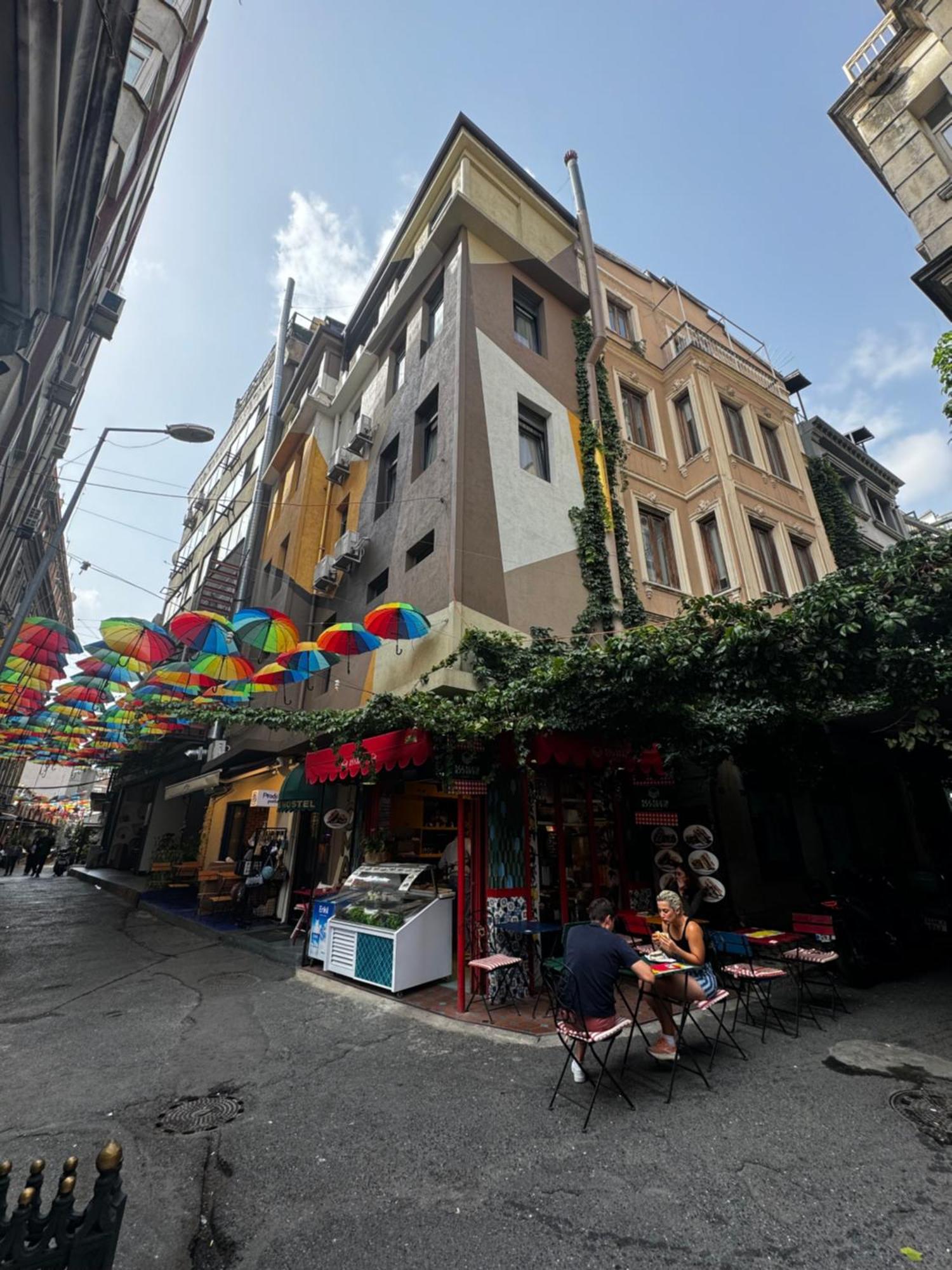 Nomad Hostel Karakoey Estambul Exterior foto